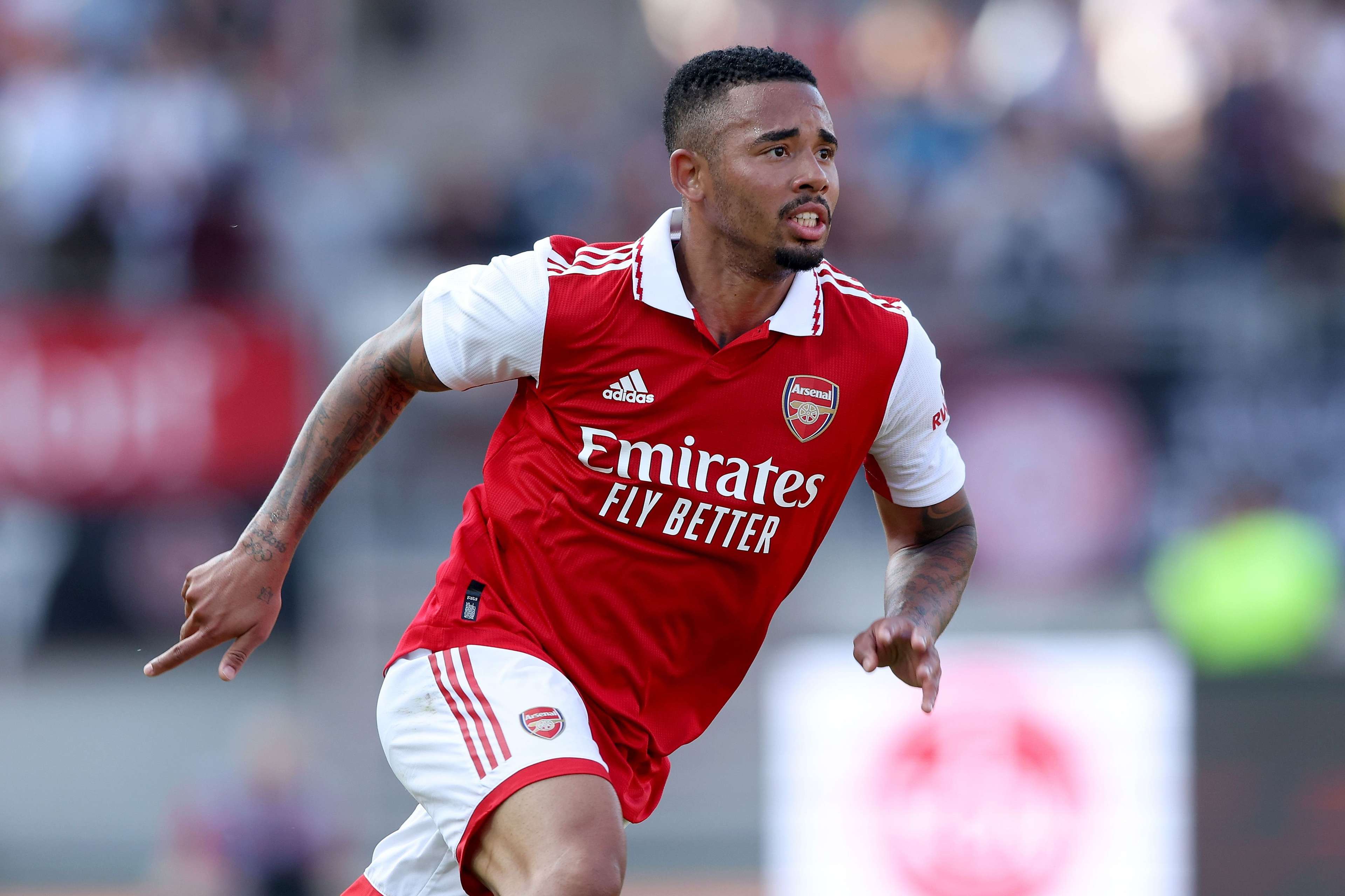 阿莫林谈不穿LGBT夹克背后的团队决策与团结精神